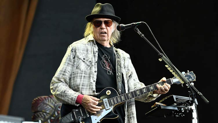 Neil Young demands Spotify remove his music over Joe Rogan 'disinformation'