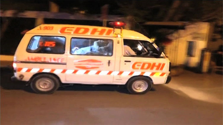 Three killed, two injured in road mishap in Karachi