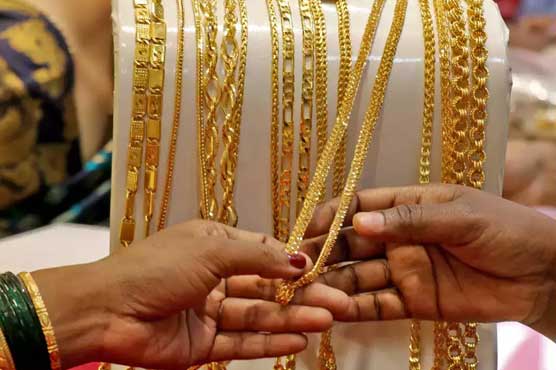 Gold prices decline Rs 50 per tola 