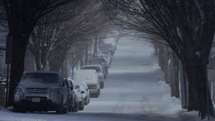 Fast and furious: Heavy snow, high winds threaten East Coast