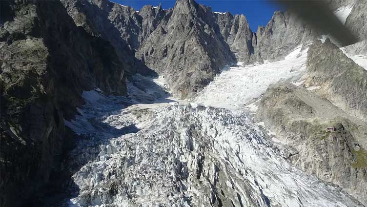 Glacier collapses in Italian Alps, five dead: rescuers