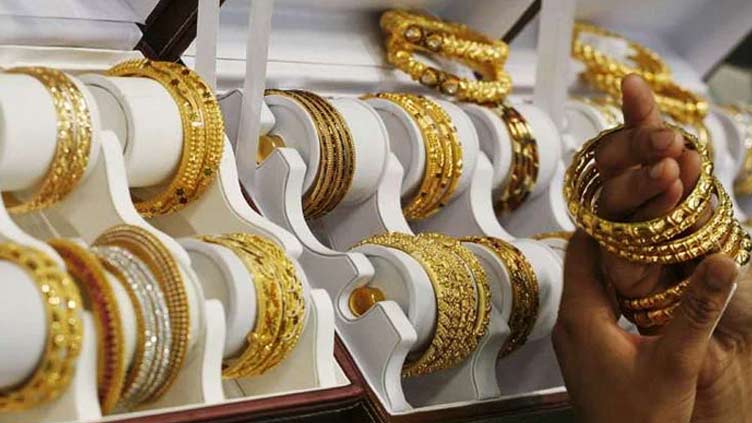 Gold price increases Rs200 to Rs142,200 per tola 