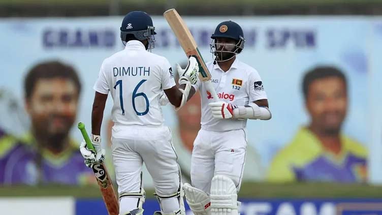 Mendis leads Sri Lanka's fight after Karunaratne falls