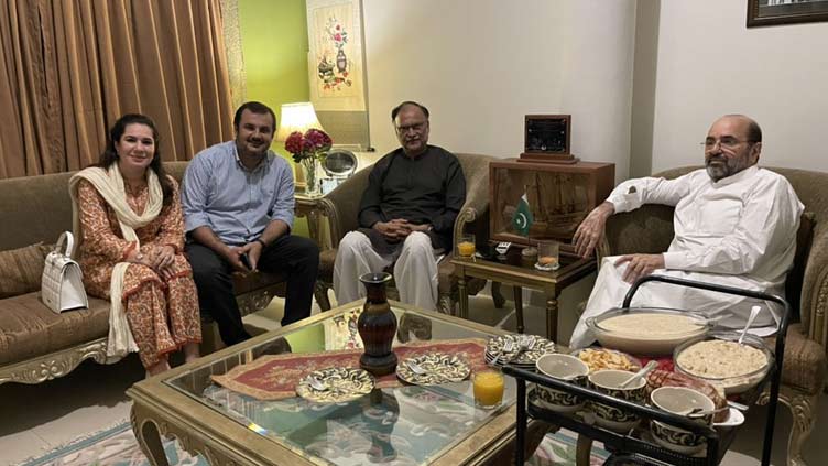 Family who heckled Ahsan Iqbal at a restaurant apologises for their actions