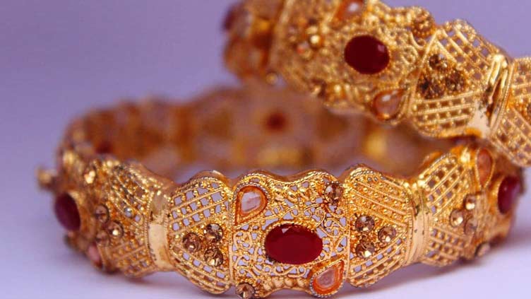 Gold price increases Rs2800 to Rs145,200 per tola