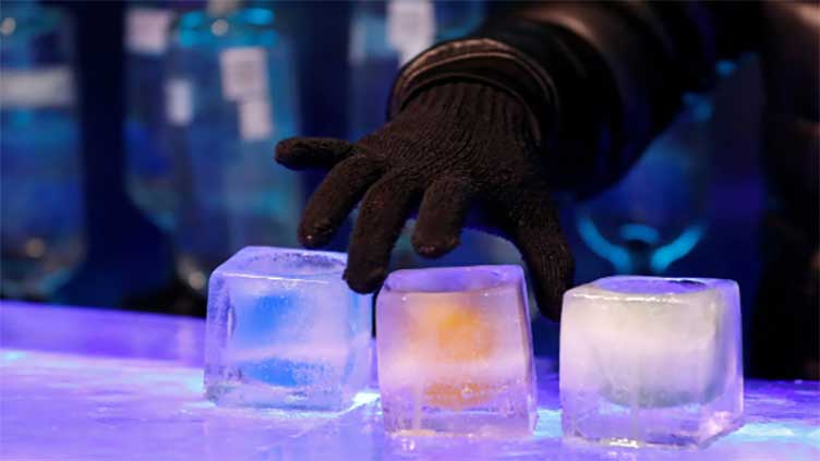 Prague ice bar gives tourists respite from heat wave