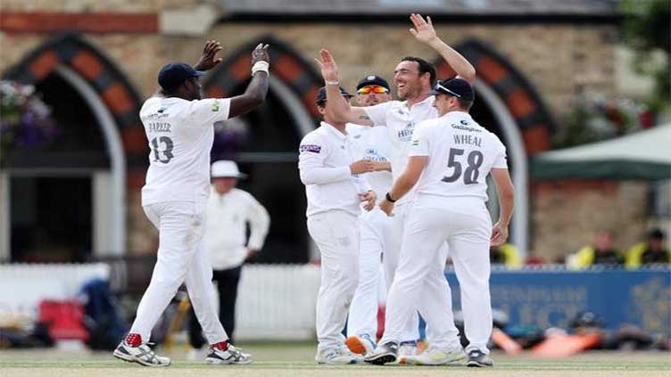 Abbott hat-trick helps title-chasers Hampshire beat Gloucestershire