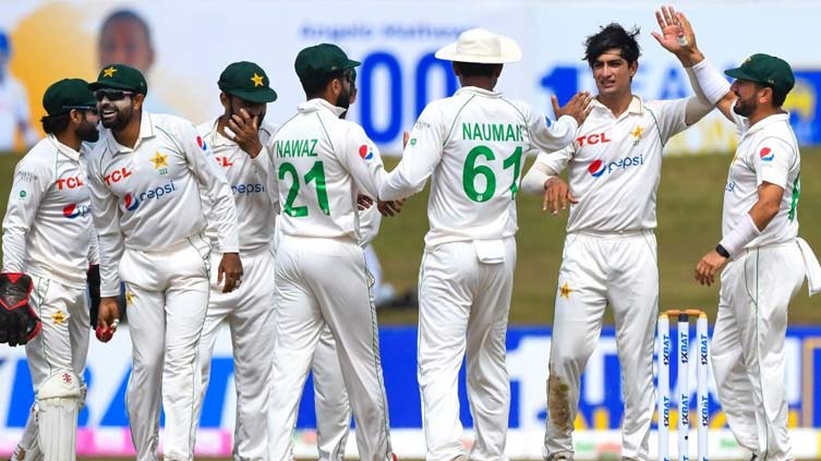 Pakistan bowl out Sri Lanka for 378 in second Test