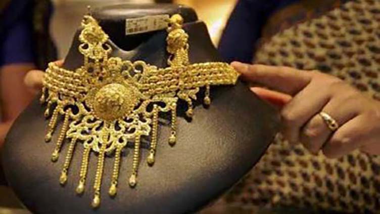 Gold price registers increase of Rs1,300 to reach Rs159,600 per tola