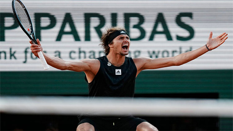 Zverev downs Alcaraz to reach French Open semi-final after thriller