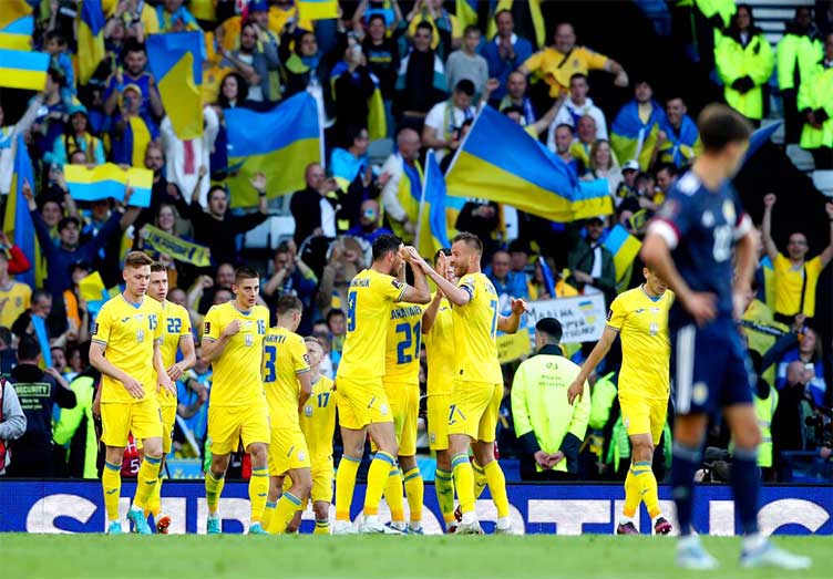 Ukraine beat Scotland to keep World Cup dream alive