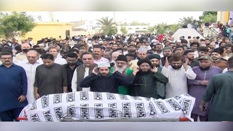 Aamir Liaquat laid to rest at Abdullah Shah Ghazi graveyard