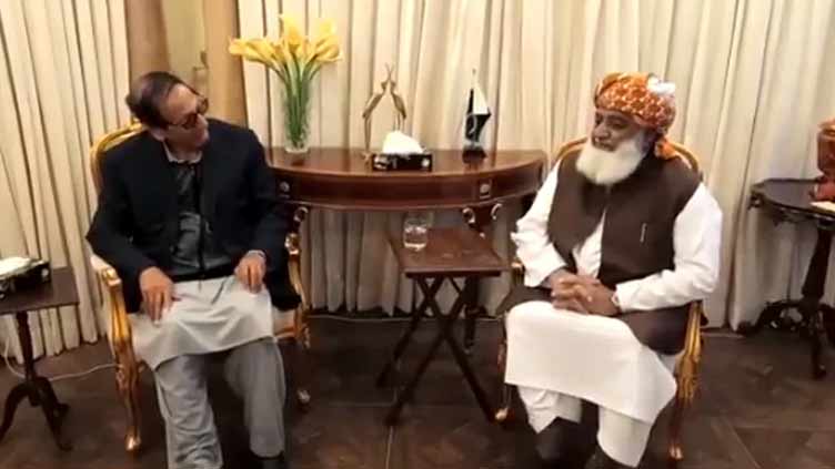 Fazlur Rehman, Ch Shujaat Hussain discuss political situation, budget 