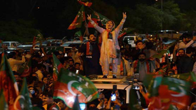 PTI decides to speed up political activities 