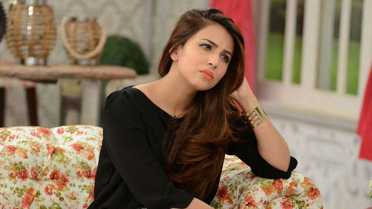 Ushna Shah calls out decision to exhume Aamir Liaquat's body for postmortem