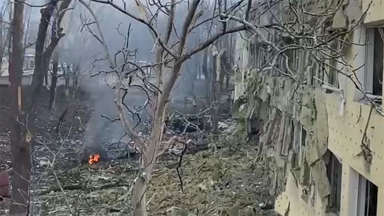 Outcry at air strike on Ukraine children's hospital