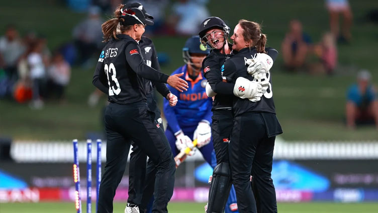 Hosts New Zealand beat limp India to showcase World Cup credentials