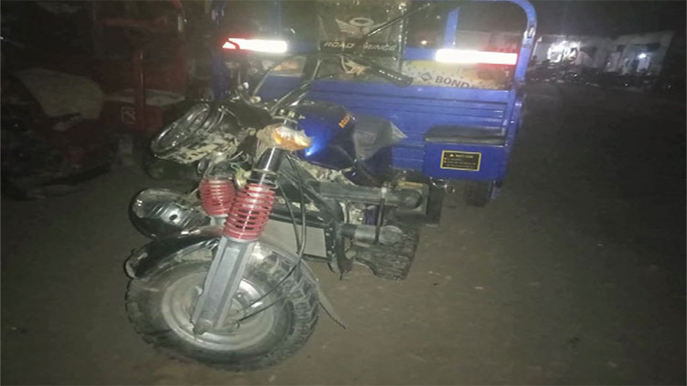 Ahmedpur Sharqia: Three injured in rickshaw, motorcycle collision