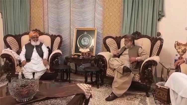 Yar Muhammad Rind calls on Maulana Fazlur Rehman