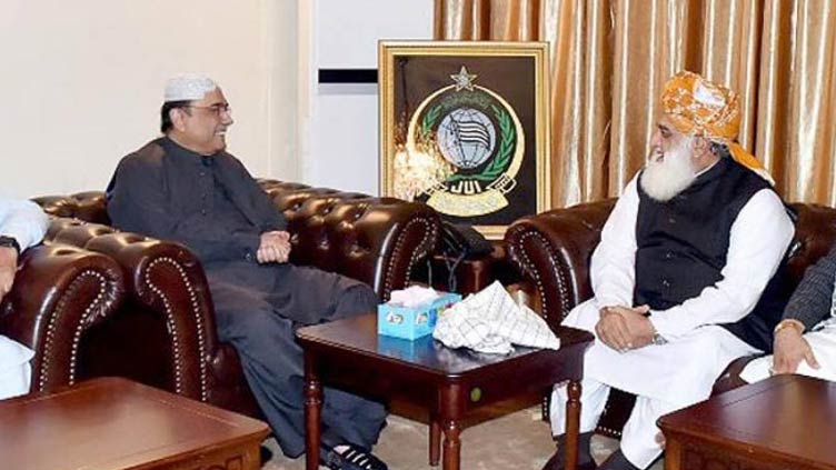 Asif Zardari accepts Fazl's invitation to join long march