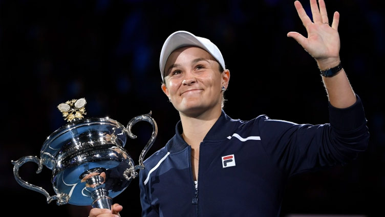 World tennis No.1 Ashleigh Barty announces shock retirement