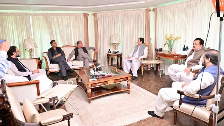 PTI delegation holds key meeting with Ch brothers of PML-Q