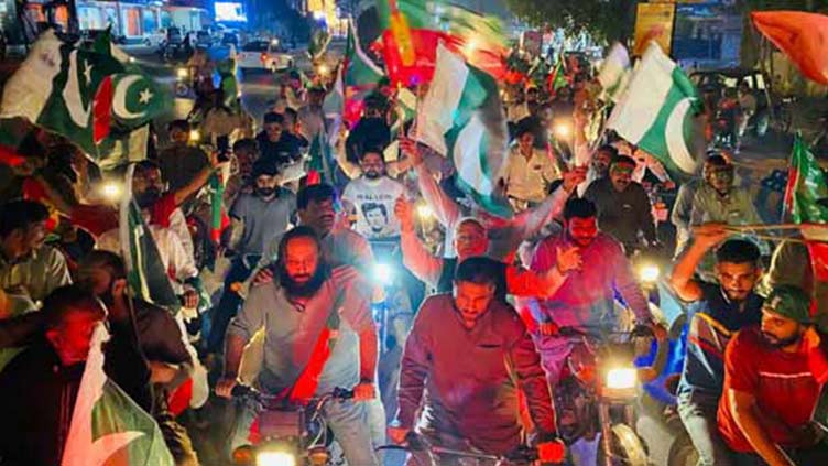 PTI workers take over roads of cities on Imran Khan's call