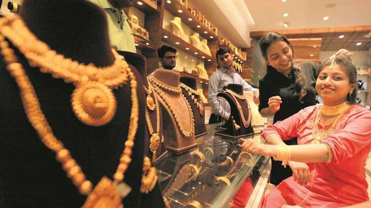 Gold prices increase by Rs 350 to Rs 132,350 per tola