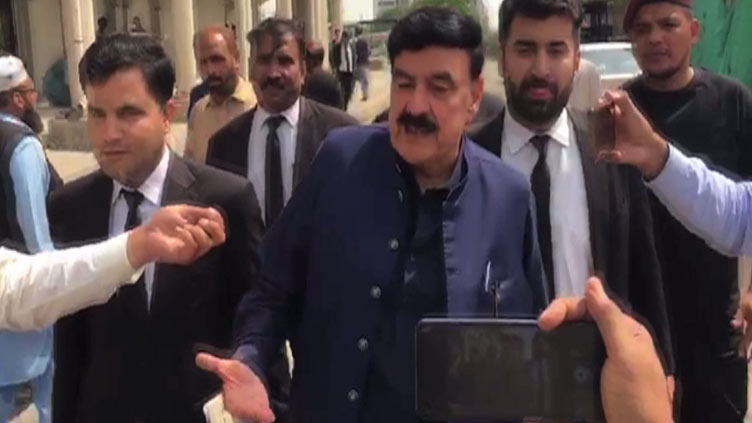 Nawaz Sharif criticized Army, CJP 14 times: Sheikh Rashid