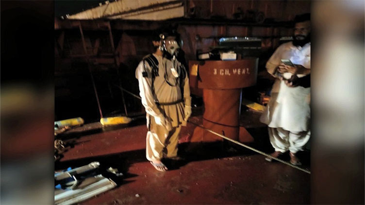 Two labourers killed during off-loading of soybean at Karachi Port