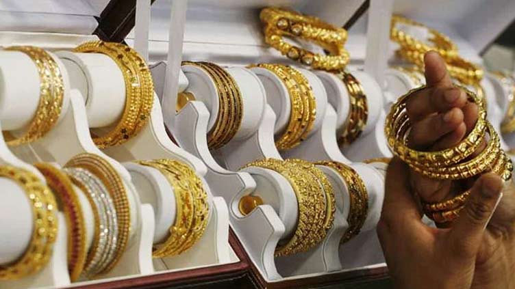 Gold prices increase Rs 1400 per tola 