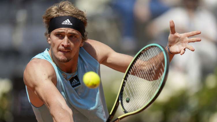 Tsitsipas beats Zverev to reach Rome final, Swiatek demolishes Sabalenka