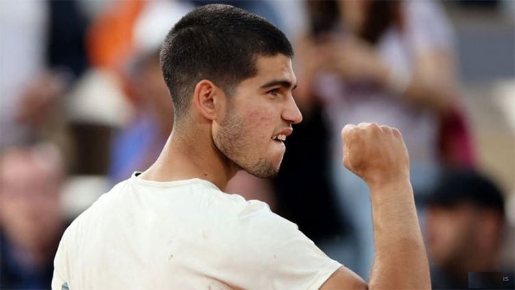 Alcaraz bulldozes past Lorendo to reach French Open second round