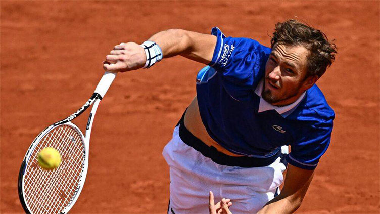 Medvedev cruises at French Open as Paris struggles to escape Wimbledon shadow