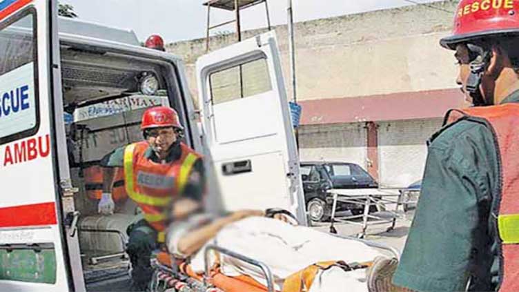 Five killed in collision between four vehicles in Karak
