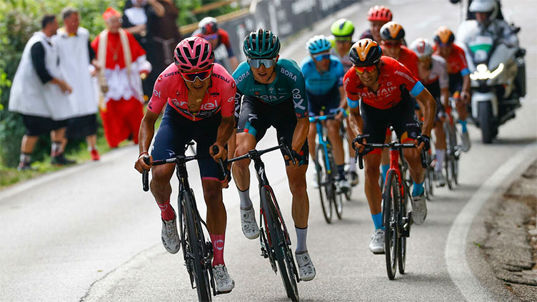 Bouwman Wins Mountain Sprint In Giro Stage 19 Carapaz In Pink Sports 