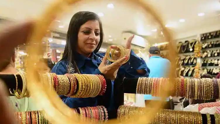 Gold price increases Rs1,200 to Rs153,500 per tola