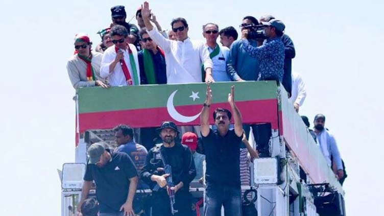 Imran Khan threatens to go all the way to discredit army as institution: WSJ 