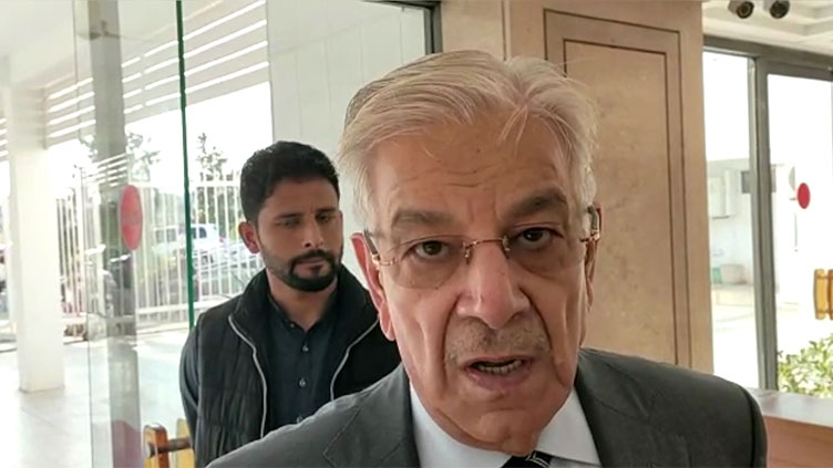 Khawaja Asif criticizes PTI chief for borrowing heavy loans during four-year tenure