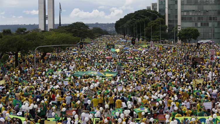 Image shows 2016 anti-government protest in Brazil, not a 2022 demonstration