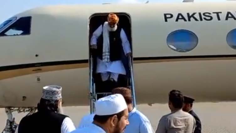 Fazl reaches Karachi to attend funeral prayer of religious scholar Mufti Rafi Usmani