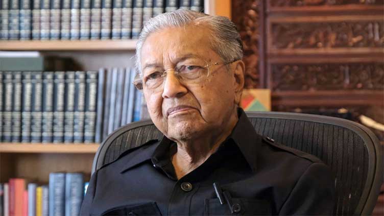  Malaysia ex-PM Mahathir loses seat in first election defeat in 53 years
