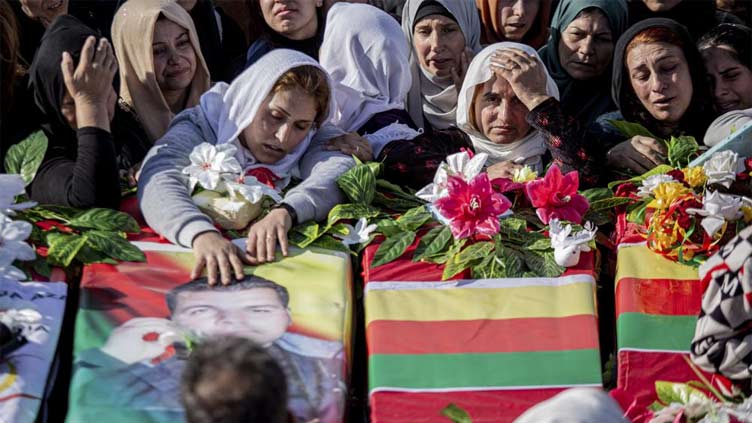  Turkey hits new Syria offensive; Russia urges restraint