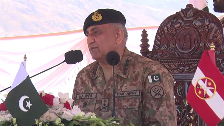 COAS General Bajwa pays farewell visit to Quetta Garrison