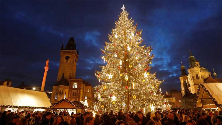  Prague Christmas market returns after COVID but with fewer lights
