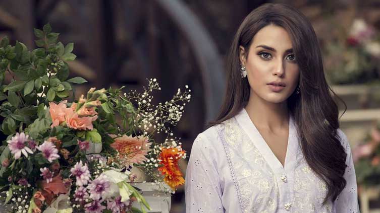 Iqra Aziz explains why she retracted from project with Feroze Khan