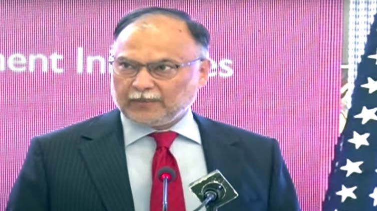 Ahsan Iqbal announces 20,000 scholarships for unemployed graduates