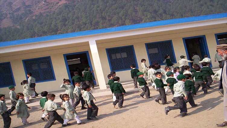 400 children including Afghan refugees enrolled in schools