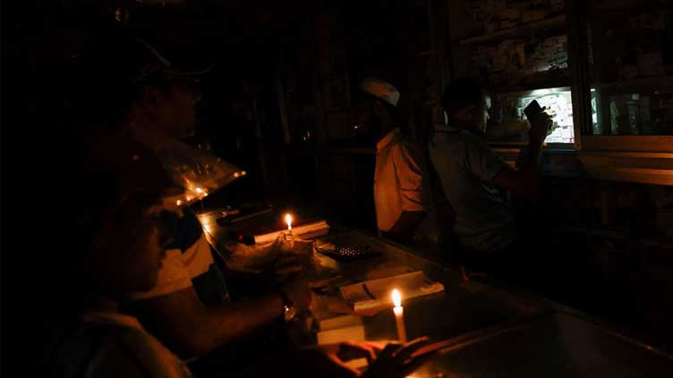  Bangladesh plunged into darkness by national grid failure