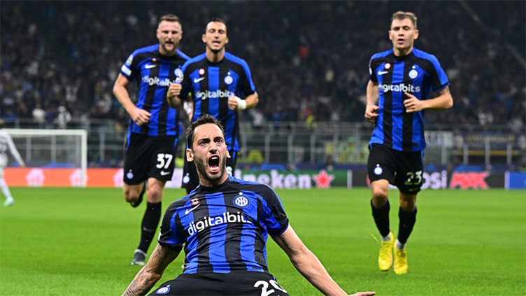 Calhanoglu strikes as Inter bounce back to sink Barca